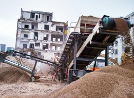 河南南阳建筑垃圾回收再利用项目运行 每天消化1000吨