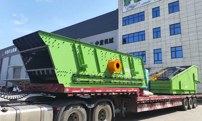 重型弹跳筛｜中意机械垃圾筛分设备分两车发往客户现场